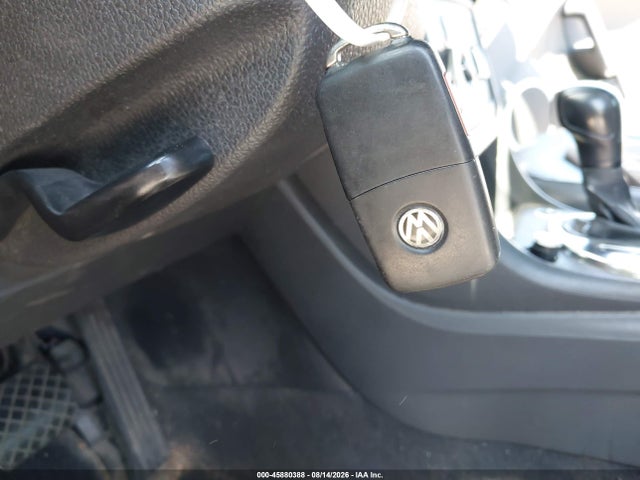 Aukcja sprzedaży 2013 Volkswagen Beetle 2.5l, vin: 3VWJP7AT3DM623260, numer aukcji: 45880388