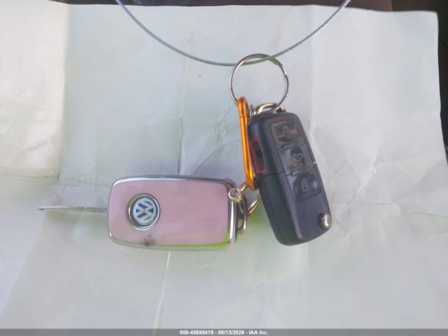 2005 Volkswagen New Beetle Gl მანქანა იყიდება აუქციონზე, vin: 3VWBK31C55M417905, აუქციონის ნომერი: 45880419