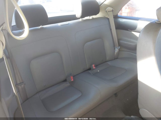 2005 Volkswagen New Beetle Gl მანქანა იყიდება აუქციონზე, vin: 3VWBK31C55M417905, აუქციონის ნომერი: 45880419