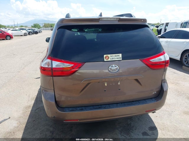 Toyota Sienna Le 8 Passenger 2018 5TDKZ3DC3JS933295 Image 17