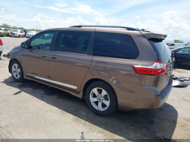 Toyota Sienna Le 8 Passenger 2018 5TDKZ3DC3JS933295 Image 3