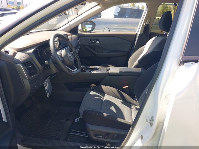 JN8BT3BA8PW433035 Nissan Rogue Sv Fwd