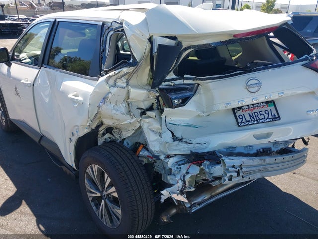 JN8BT3BA8PW433035 Nissan Rogue Sv Fwd
