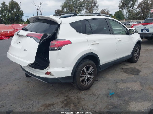 JTMWFREV1HD101425 Toyota Rav4 Xle