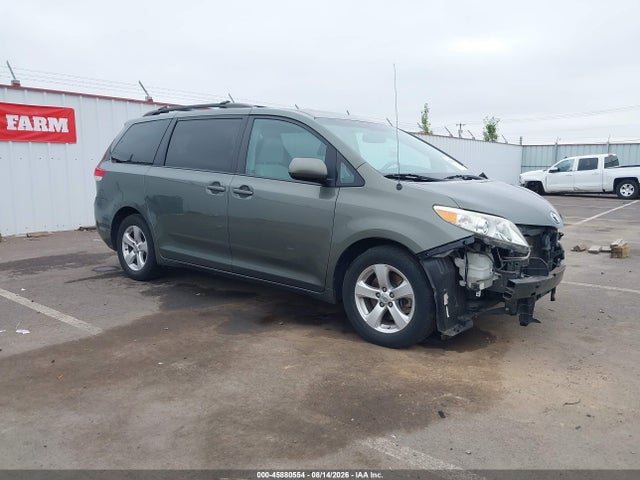2013 Toyota Sienna Le V6 8 Passenger მანქანა იყიდება აუქციონზე, vin: 5TDKK3DC3DS379295, აუქციონის ნომერი: 45880554