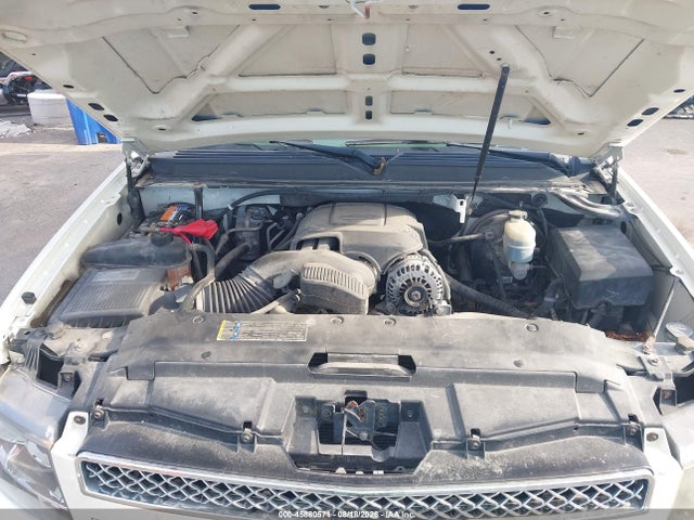2010 Chevrolet Suburban 1500 Ltz მანქანა იყიდება აუქციონზე, vin: 1GNUKKE34AR185880, აუქციონის ნომერი: 45880571