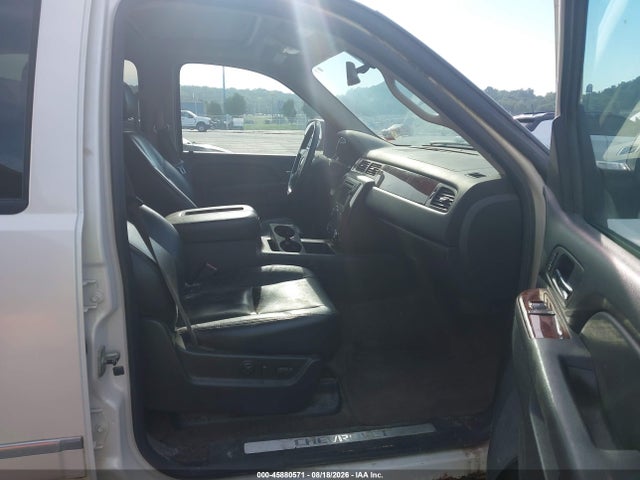 2010 Chevrolet Suburban 1500 Ltz მანქანა იყიდება აუქციონზე, vin: 1GNUKKE34AR185880, აუქციონის ნომერი: 45880571