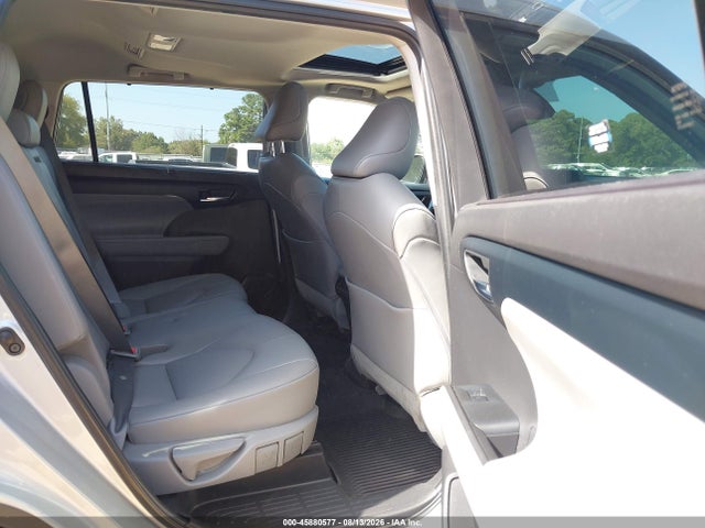 2022 Toyota Highlander Xle მანქანა იყიდება აუქციონზე, vin: 5TDGZRAH2NS121565, აუქციონის ნომერი: 45880577