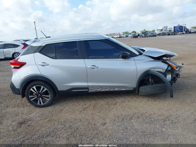 Продажа на аукционе авто 2019 Nissan Kicks Sr, vin: 3N1CP5CU2KL542195, номер лота: 45880593