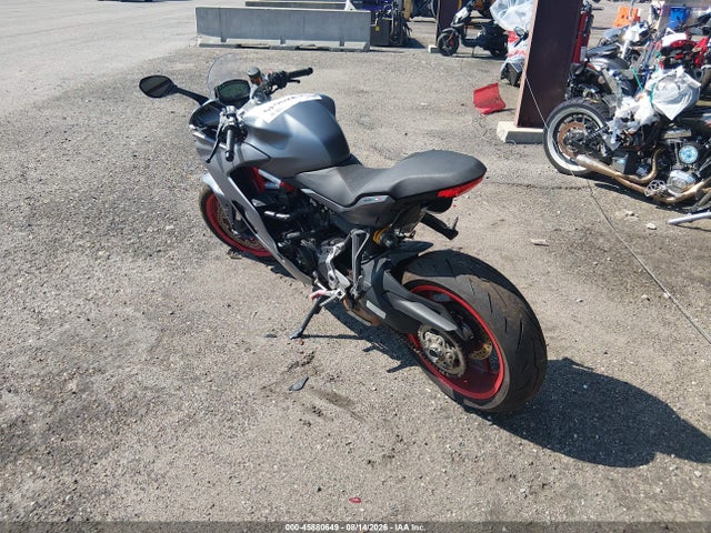 Ducati Supersport 2019 ZDMVABDS7KB008246 Image 3