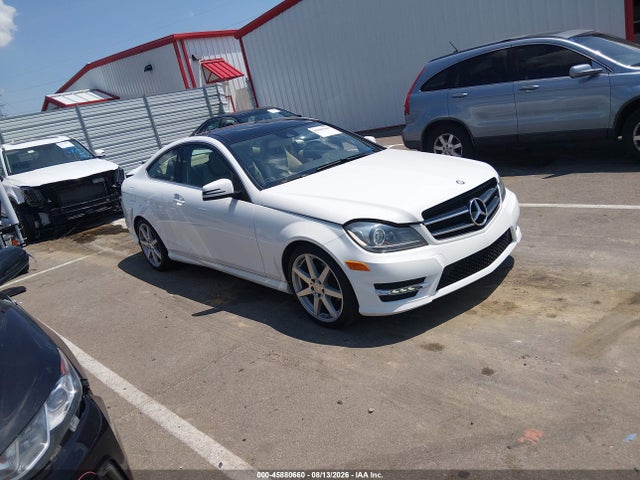 2015 Mercedes-benz C 250 მანქანა იყიდება აუქციონზე, vin: WDDGJ4HB3FG369739, აუქციონის ნომერი: 45880660