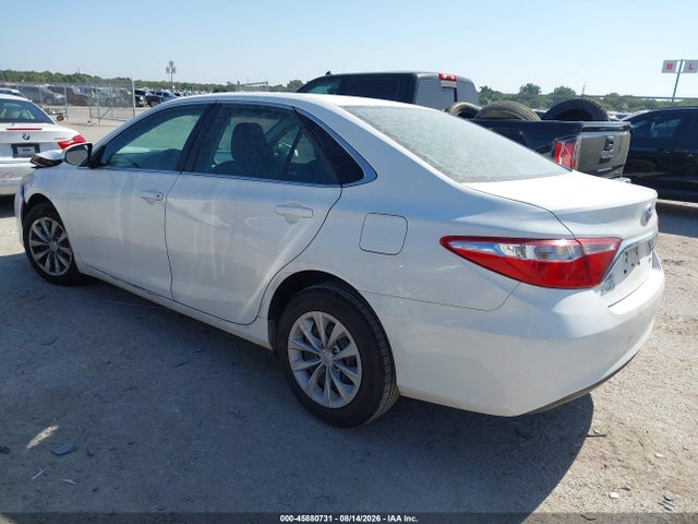 45880731 :رقم المزاد ، 4T1BF1FK2GU563622 vin ، 2016 Toyota Camry Le مزاد بيع