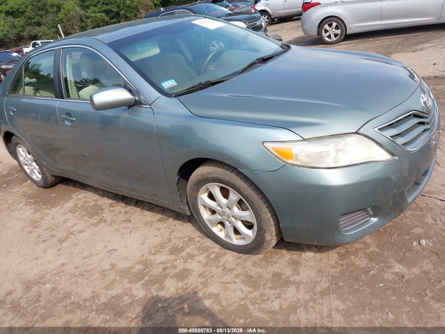 45880783 :رقم المزاد ، 4T1BF3EK8BU752698 vin ، 2011 Toyota Camry Le مزاد بيع