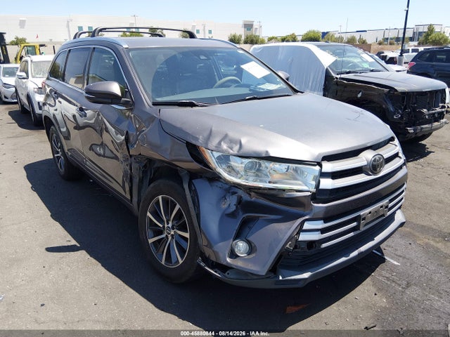 5TDKZRFH2JS531487 Toyota Highlander Xle