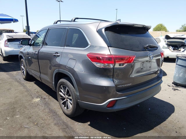 5TDKZRFH2JS531487 Toyota Highlander Xle