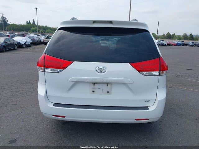 45880851 :رقم المزاد ، 5TDKK3DC2BS002079 vin ، 2011 Toyota Sienna Le V6 مزاد بيع