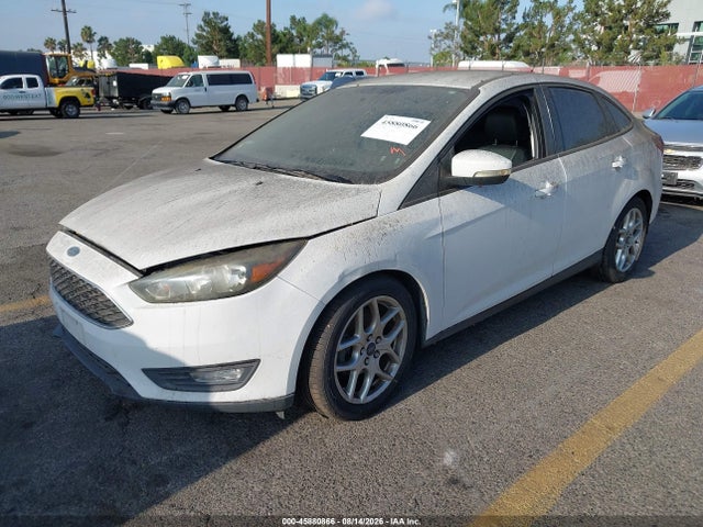 Ford FOCUS SE 2015 1FADP3F2XFL331043 Image 2