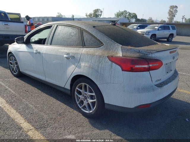 Ford FOCUS SE 2015 1FADP3F2XFL331043 Image 3