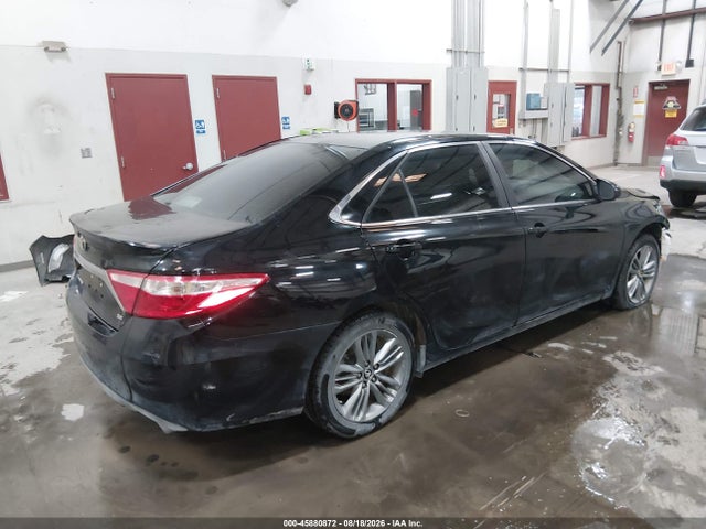 45880872 :رقم المزاد ، 4T1BF1FK3FU953174 vin ، 2015 Toyota Camry Se مزاد بيع