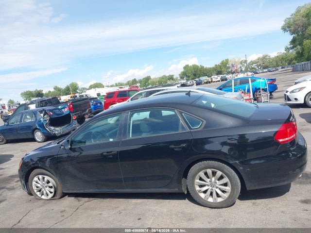 2013 Volkswagen Passat 2.5l S მანქანა იყიდება აუქციონზე, vin: 1VWAP7A33DC073138, აუქციონის ნომერი: 45880974