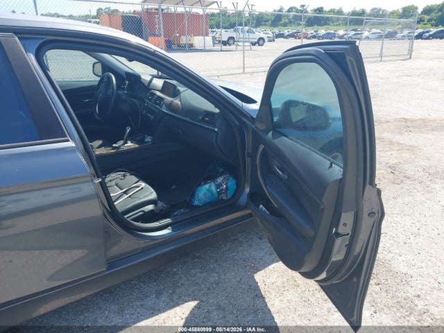 45880999 :رقم المزاد ، WBA3B1C51EK132097 vin ، 2014 Bmw 320i مزاد بيع
