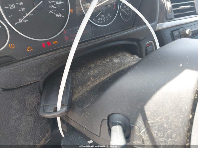 45880999 :رقم المزاد ، WBA3B1C51EK132097 vin ، 2014 Bmw 320i مزاد بيع