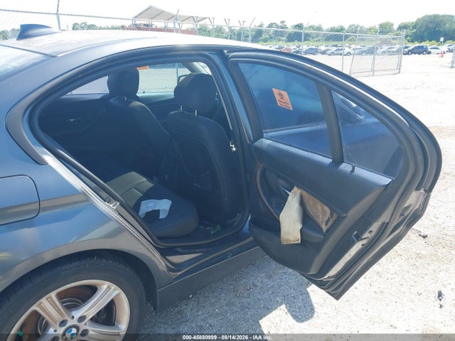 45880999 :رقم المزاد ، WBA3B1C51EK132097 vin ، 2014 Bmw 320i مزاد بيع