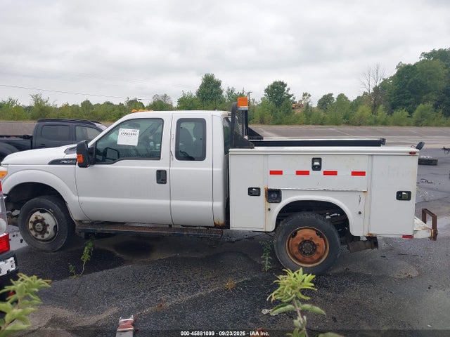 45881099 :رقم المزاد ، 1FT7X3B61FEC64174 vin ، 2015 Ford F-350 Xl مزاد بيع