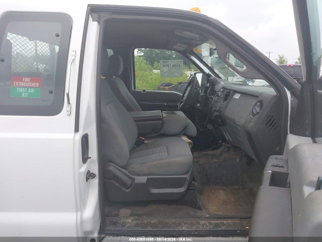 45881099 :رقم المزاد ، 1FT7X3B61FEC64174 vin ، 2015 Ford F-350 Xl مزاد بيع