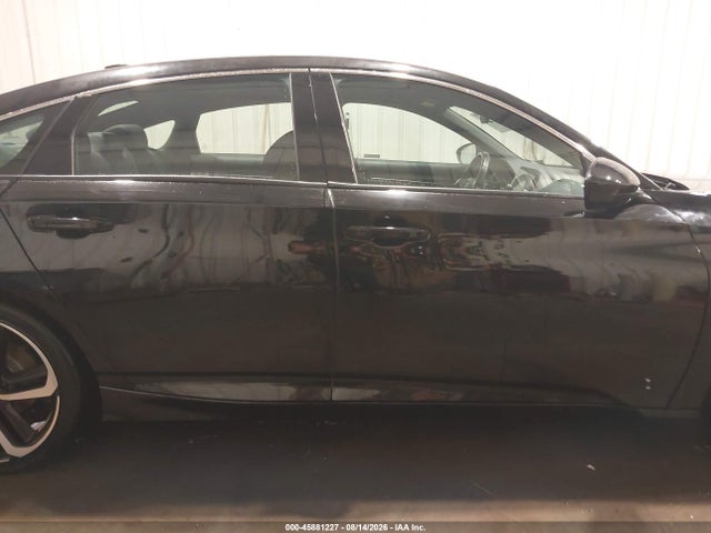 45881227 :رقم المزاد ، 1HGCV1F32JA048263 vin ، 2018 Honda Accord Sport مزاد بيع