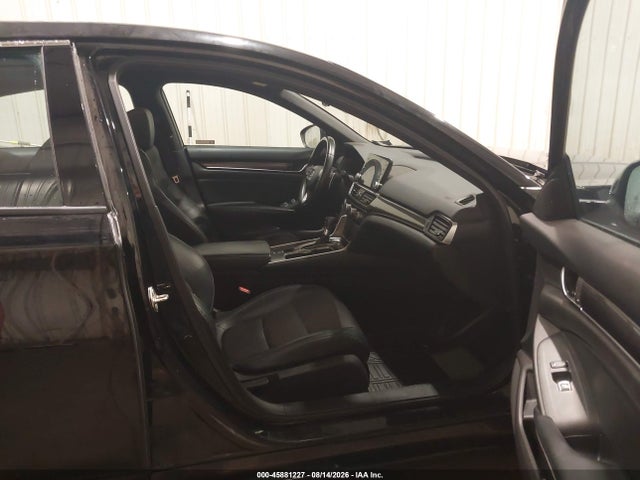 45881227 :رقم المزاد ، 1HGCV1F32JA048263 vin ، 2018 Honda Accord Sport مزاد بيع