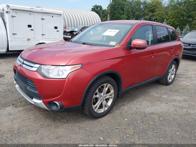 45881355 :رقم المزاد ، JA4AD3A33FZ004089 vin ، 2015 Mitsubishi Outlander Se مزاد بيع