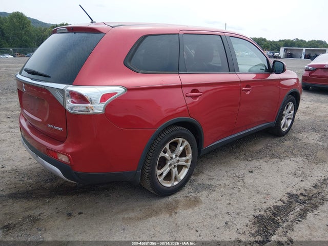 45881355 :رقم المزاد ، JA4AD3A33FZ004089 vin ، 2015 Mitsubishi Outlander Se مزاد بيع