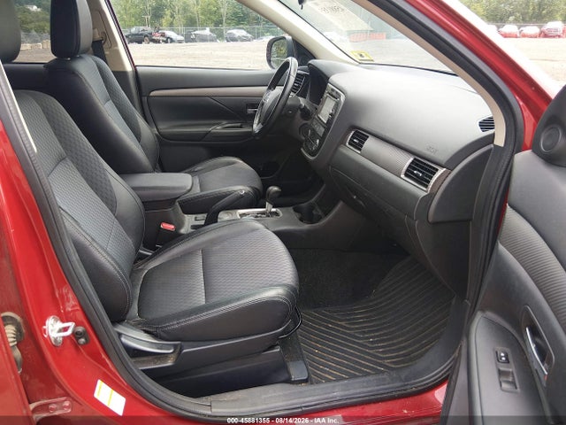 45881355 :رقم المزاد ، JA4AD3A33FZ004089 vin ، 2015 Mitsubishi Outlander Se مزاد بيع