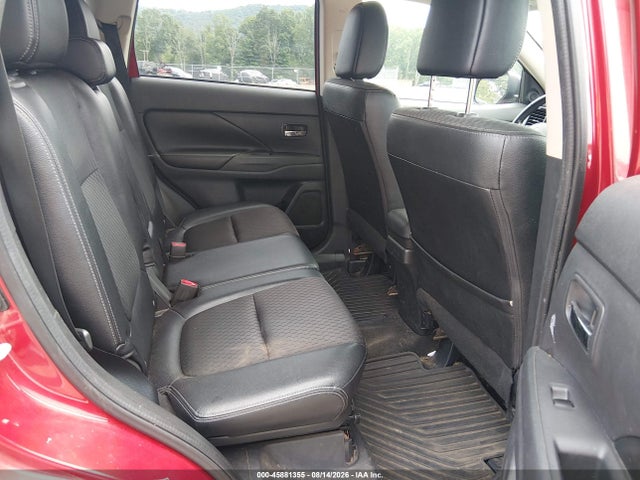 45881355 :رقم المزاد ، JA4AD3A33FZ004089 vin ، 2015 Mitsubishi Outlander Se مزاد بيع