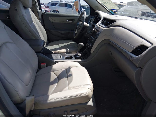 1GNKRHKD5HJ175712 Chevrolet Traverse Lt