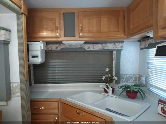 Aukcja sprzedaży 2000 Forest River Cedar Creek, vin: 4X4TCRF25YP181157, numer aukcji: 45881466