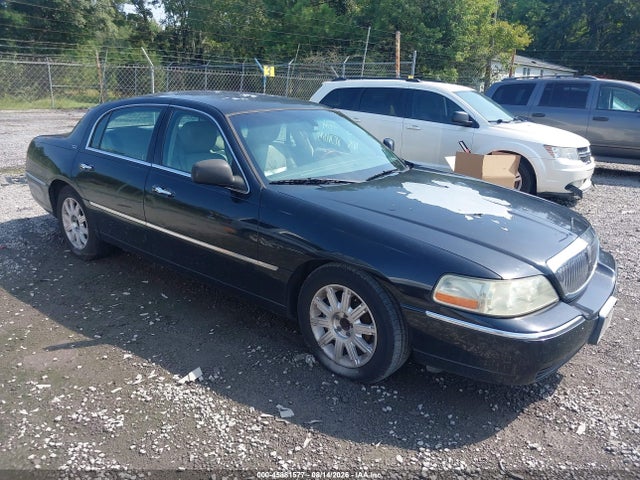 Aukcja sprzedaży 2011 Lincoln Town Car Signature Limited, vin: 2LNBL8CV2BX751686, numer aukcji: 45881577
