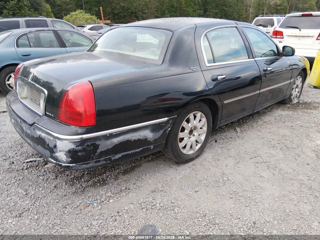 45881577 :رقم المزاد ، 2LNBL8CV2BX751686 vin ، 2011 Lincoln Town Car Signature Limited مزاد بيع