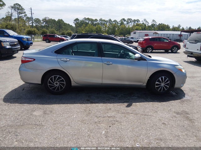 2016 Toyota Camry Le მანქანა იყიდება აუქციონზე, vin: 4T1BF1FK5GU526967, აუქციონის ნომერი: 45881580