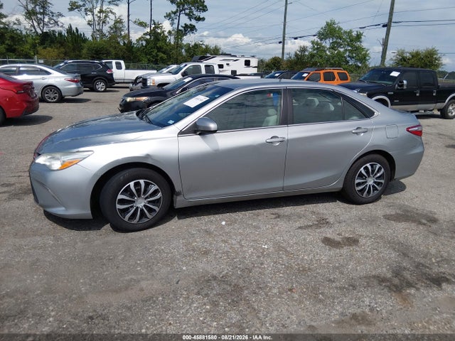 2016 Toyota Camry Le მანქანა იყიდება აუქციონზე, vin: 4T1BF1FK5GU526967, აუქციონის ნომერი: 45881580