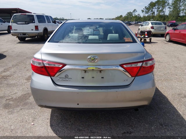 2016 Toyota Camry Le მანქანა იყიდება აუქციონზე, vin: 4T1BF1FK5GU526967, აუქციონის ნომერი: 45881580