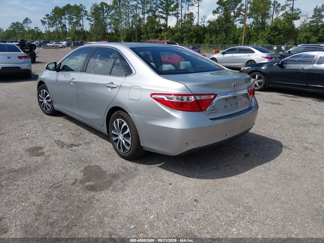 2016 Toyota Camry Le მანქანა იყიდება აუქციონზე, vin: 4T1BF1FK5GU526967, აუქციონის ნომერი: 45881580