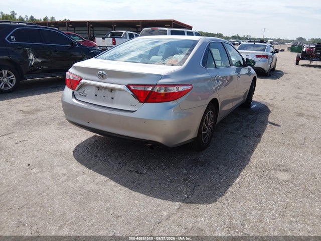 2016 Toyota Camry Le მანქანა იყიდება აუქციონზე, vin: 4T1BF1FK5GU526967, აუქციონის ნომერი: 45881580