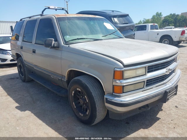 45881642 :رقم المزاد ، 1GKEK13R9XJ791976 vin ، 1999 Gmc Yukon Sle مزاد بيع