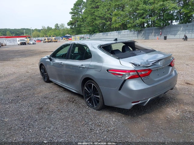 45881778 :رقم المزاد ، 4T1G11AK0LU328111 vin ، 2020 Toyota Camry Se مزاد بيع