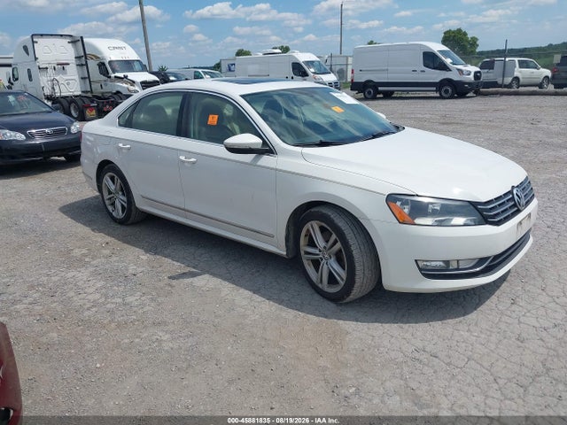 2012 Volkswagen Passat 3.6l V6 Sel Premium მანქანა იყიდება აუქციონზე, vin: 1VWCM7A37CC059002, აუქციონის ნომერი: 45881835
