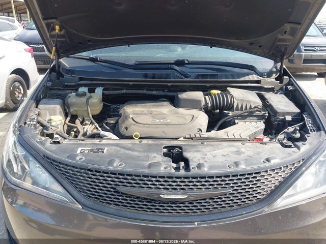 2018 Chrysler Pacifica Touring L მანქანა იყიდება აუქციონზე, vin: 2C4RC1BG9JR261875, აუქციონის ნომერი: 45881884