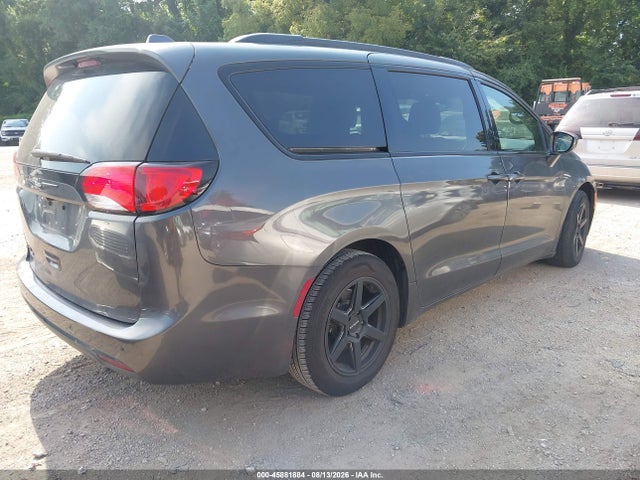 2018 Chrysler Pacifica Touring L მანქანა იყიდება აუქციონზე, vin: 2C4RC1BG9JR261875, აუქციონის ნომერი: 45881884