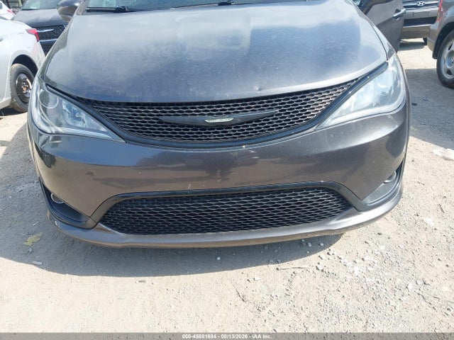 2018 Chrysler Pacifica Touring L მანქანა იყიდება აუქციონზე, vin: 2C4RC1BG9JR261875, აუქციონის ნომერი: 45881884
